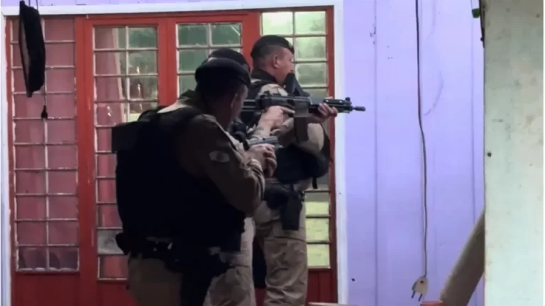 “Avalanche policial” fecha o cerco e prende 37 traficantes no Oeste do Paraná; veja imagens