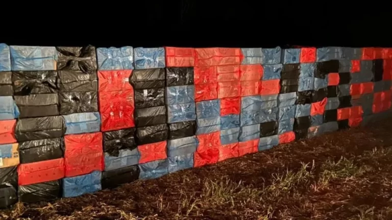 Ação conjunta da PF e PM apreende carga de cigarros contrabandeados avaliada em R$ 500 mil