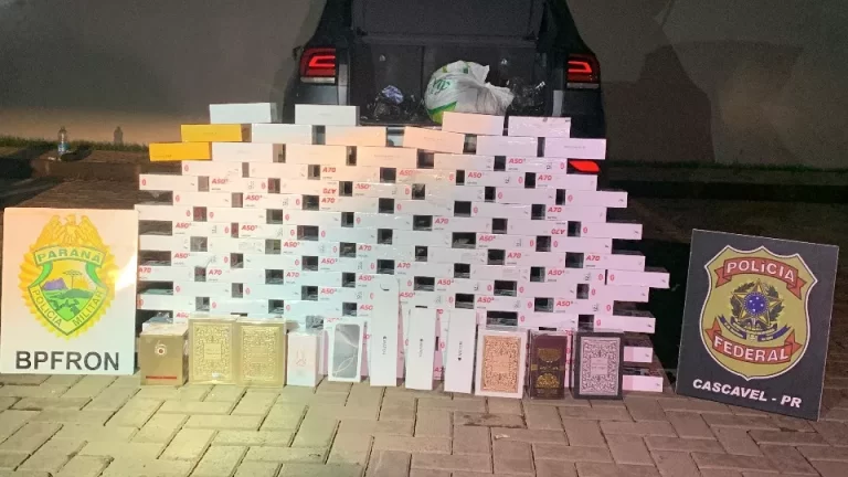 Carro alugado é usado como esconderijo para celulares contrabandeados