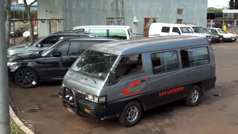 Em média, três veículos com fundo falso são apreendidos por dia na Ponte da Amizade