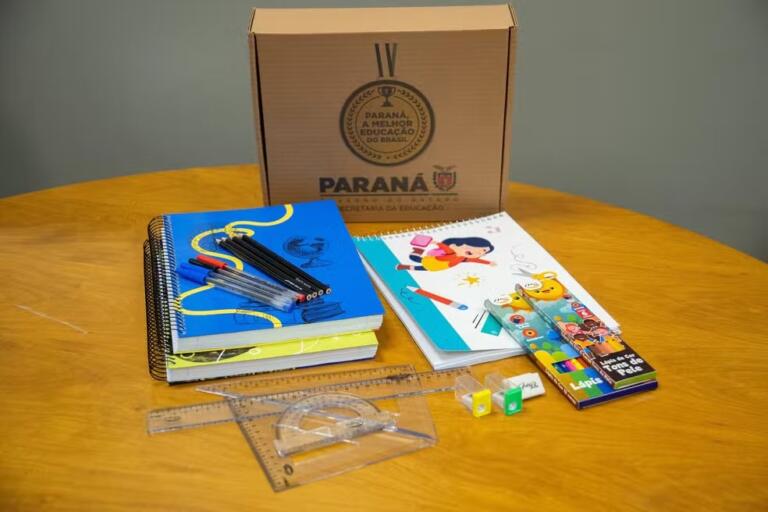 Governo do Paraná distribuirá material escolar para estudantes da rede estadual; veja o que vem no kit