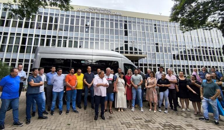 Deputado Hussein Bakri anuncia recursos para cinco colégios rondonenses