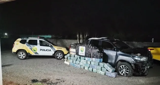 Hilux com mais de 700 quilos de maconha é apreendida pela PM em Mercedes