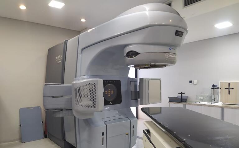Hospital da Providência inaugura equipamento de radioterapia adquirido com recursos da Itaipu