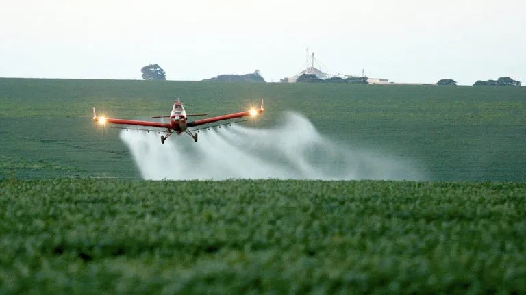 Brasil tem maior registro de contaminação por agrotóxicos na década