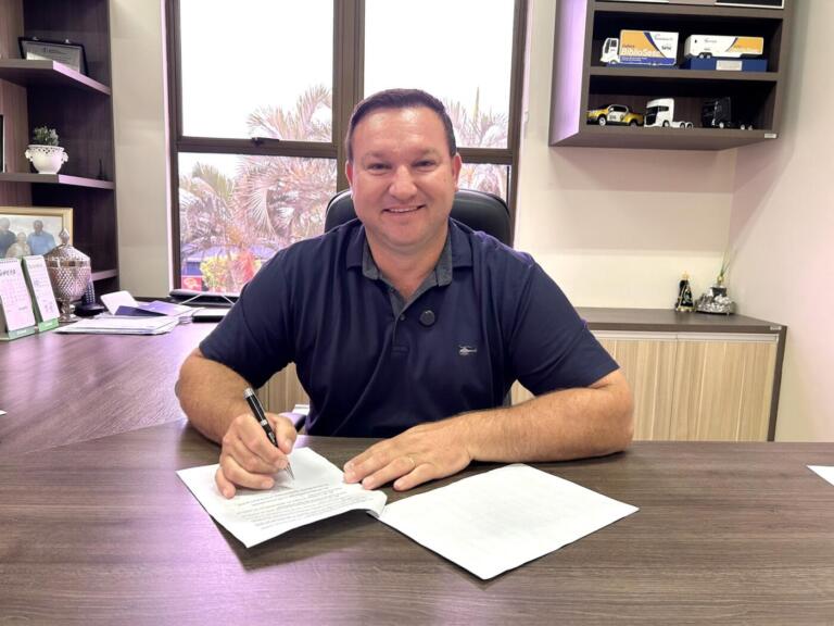 Prefeito de Mercedes anuncia projeto para distribuição de “Kit Material Escolar”