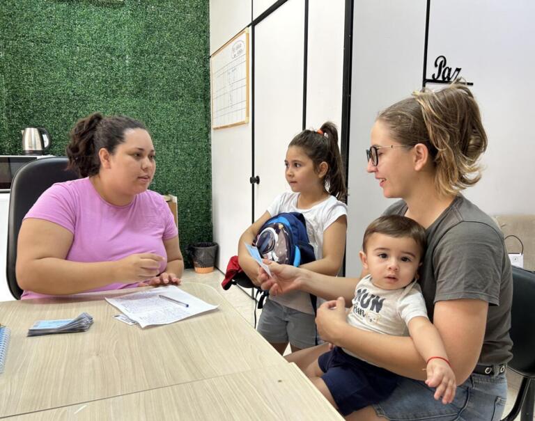 75% dos vales de R$ 200 já foram retirados para a compra de material escolar em Mercedes