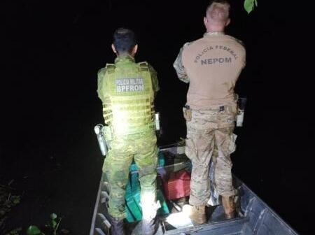 PF e BPFron apreendem carro e barco com maconha em Guaíra
