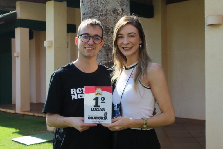 Rotaractiana rondonense representa Distrito 4640 no 28º Concurso Nacional de Oratória