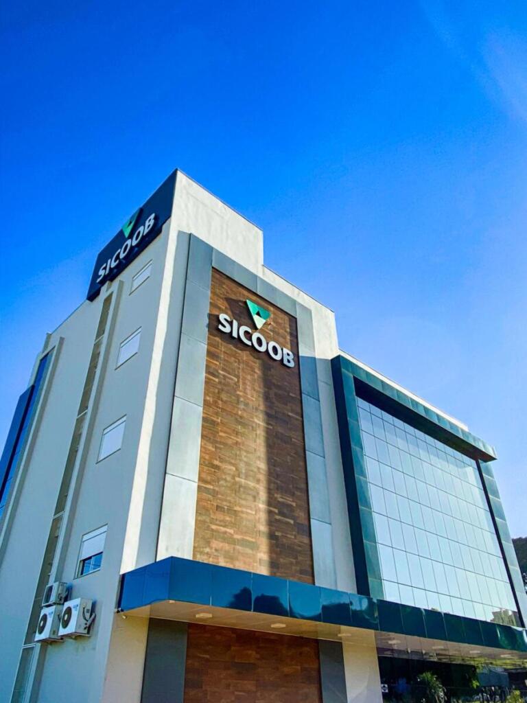 Sicoob cresce no ranking Valor 1000 e reforça protagonismo no sistema financeiro nacional
