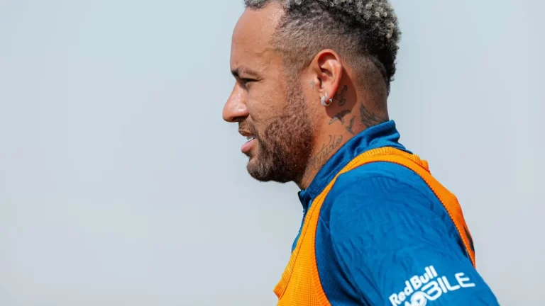 Neymar deve jogar apenas 24 partidas no retorno ao Santos; entenda
