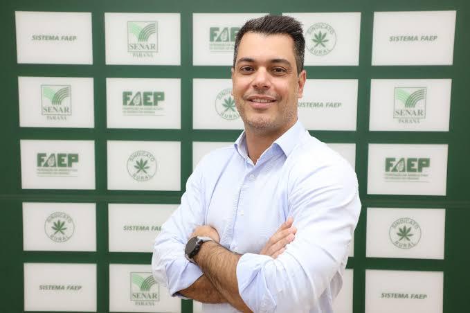 Ágide Eduardo Meneguette é eleito Personalidade do Ano pelo PwJ