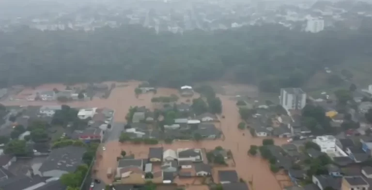 “Saque Calamidade” oferece até R$ 6,2 mil para moradores de 10 cidades do Paraná; veja quem pode receber