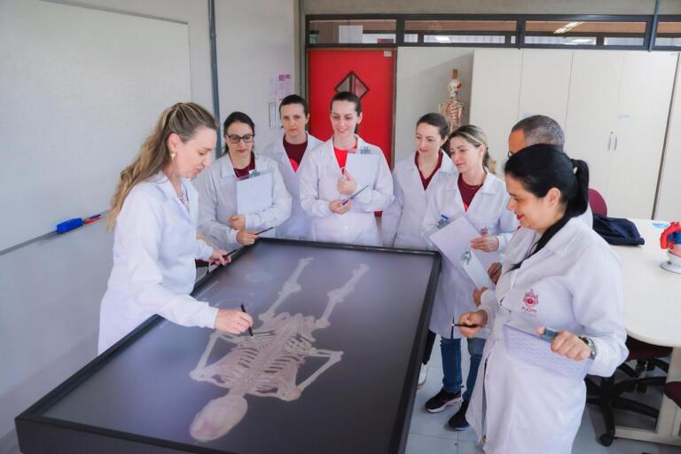 PUCPR Toledo abre inscrições para o Vestibular de Medicina 2025 