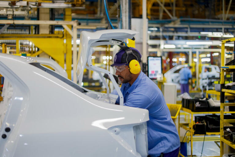 Acima da média nacional: indústria paranaense cresceu 4,2% em 2024