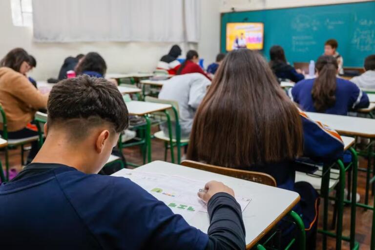Apenas 15% das escolas públicas brasileiras têm psicólogos, aponta Censo da Educação