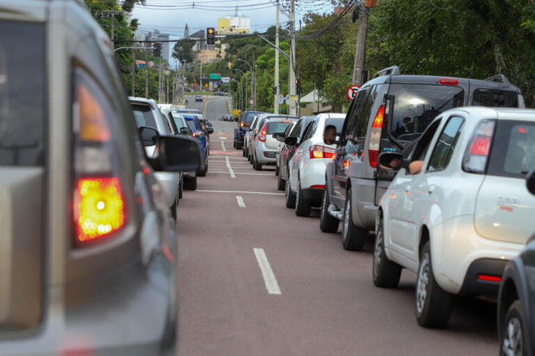 Calendário do IPVA 2025: vencimento para veículos com final 1 e 2 é nesta sexta