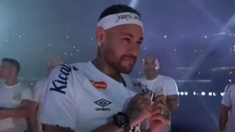 Com choro, Neymar é apresentado pelo Santos: “Não vai faltar ousadia”