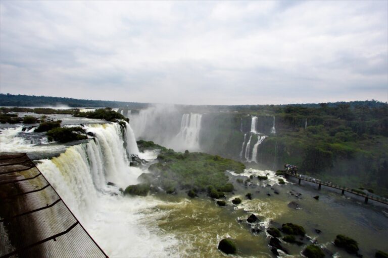 Populações lindeiras contam com valores diferenciados para atrativos da Itaipu e Parque Nacional do Iguaçu