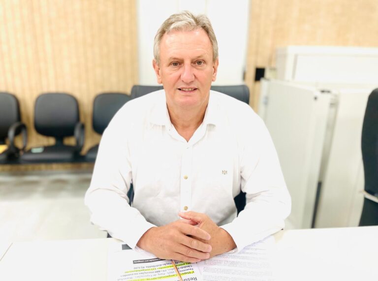 Carlinhos Silva propõe recape asfáltico em trecho de estrada da Linha Heidrich