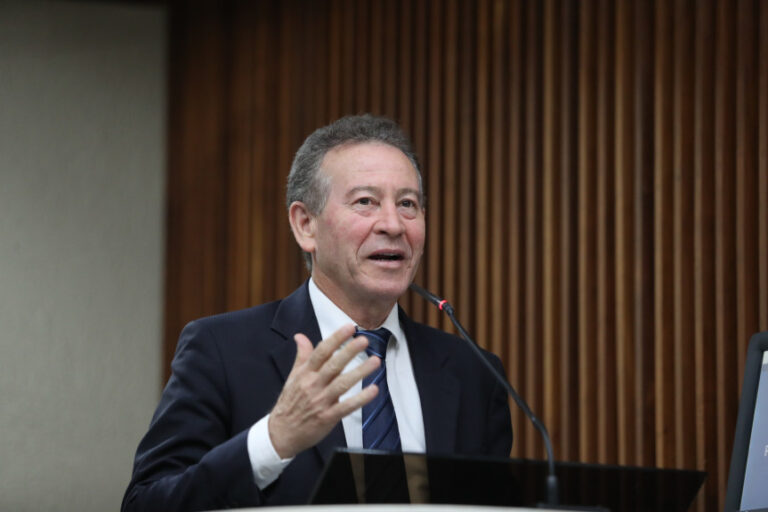 Deputado Professor Lemos critica reposição salarial dos professores da educação básica proposta pelo Poder Executivo