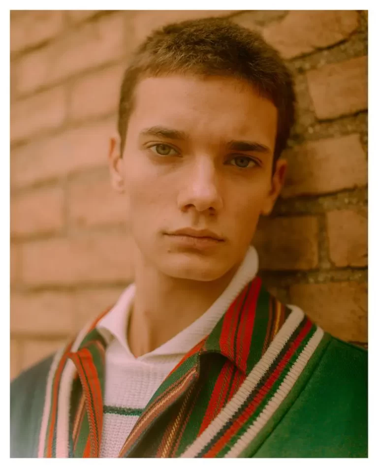 Jovem do Oeste do Paraná que trabalhava como ajudante de carpinteiro vira destaque na moda internacional