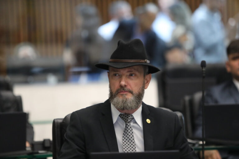 Em projeto, deputado Delegado Tito Barichello propõe atendimento prioritário a pacientes com câncer no Paraná