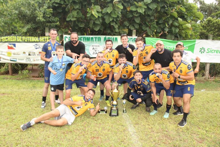 Coresul/Esquina Beer bate Amigos do Nei nos pênaltis e conquista a 7ª Copa Irineu Kuhn/Sicredi de Futebol Sete
