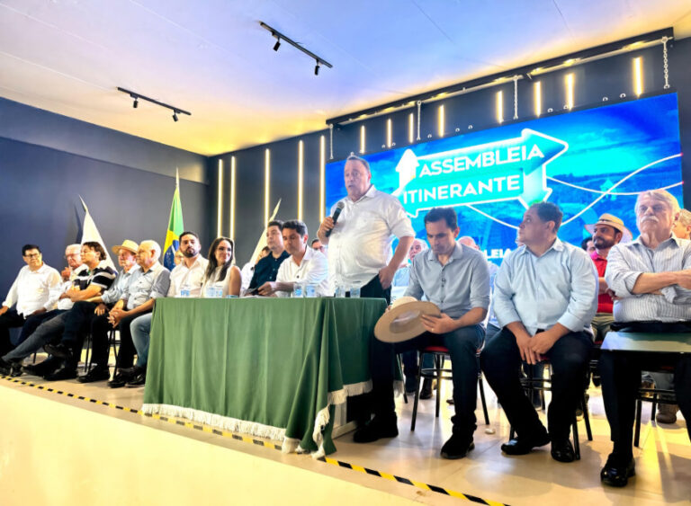 Deputado Hussein Bakri homenageia 10 personalidades de destaque da região Oeste