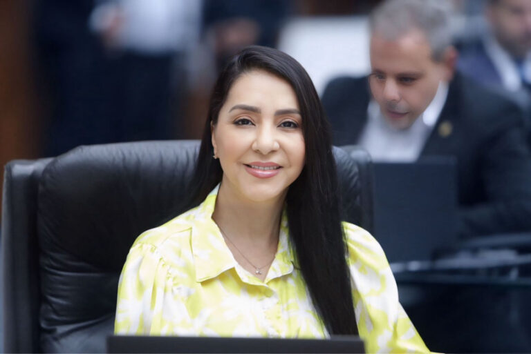 Projeto da deputada Mara Lima proíbe reprodução de músicas e “conteúdos inadequados” em escolas