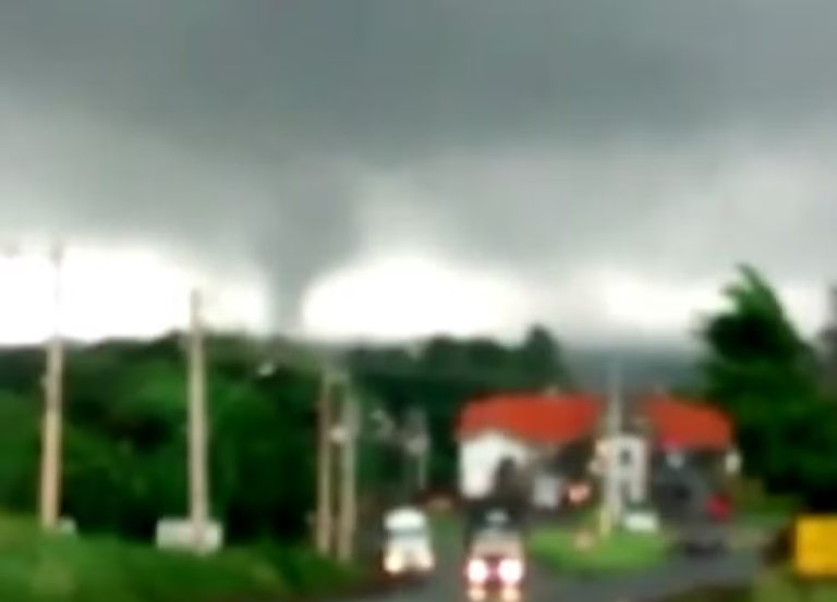 Caçador de tempestades chega a Marechal Rondon em dia de alto risco climático