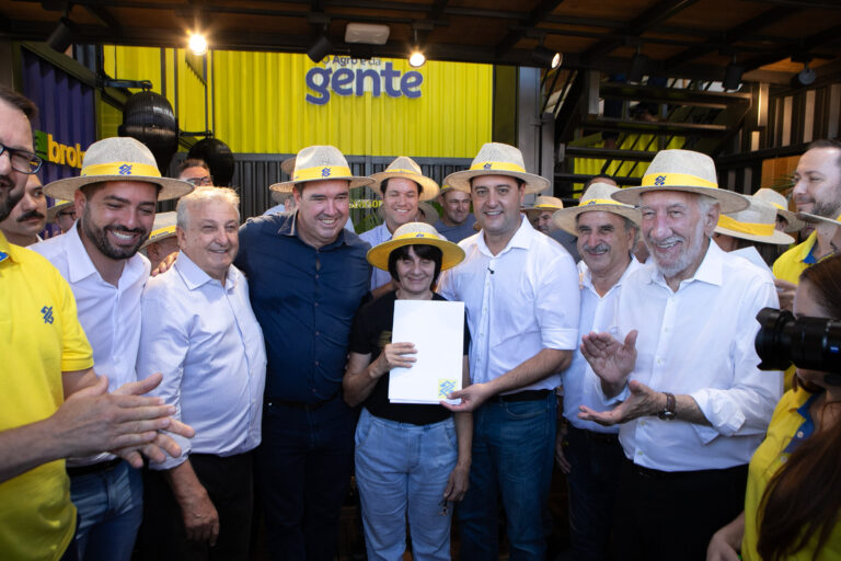 Pequenos produtores financiam placas solares com apoio do Estado no Show Rural