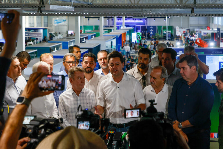 R$ 82 milhões: governador autoriza pavimentação do terminal da Ferroeste