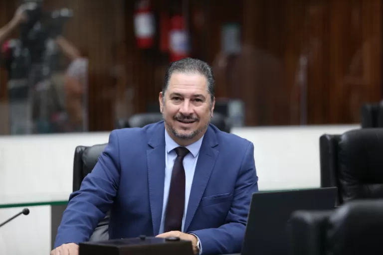 Deputado Gilson de Souza propõe carteira de identificação para pessoas com fibromialgia no Paraná
