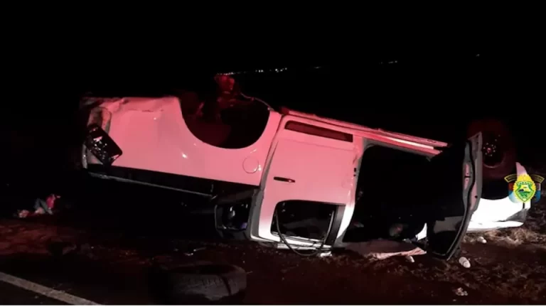 Jovem de 18 anos morre em capotamento na PR-445