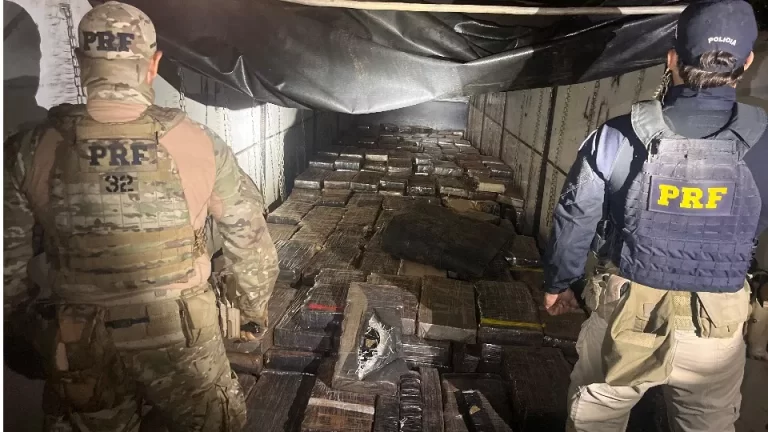 Carreta com cinco toneladas de maconha é apreendida em Toledo