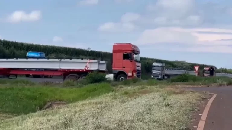 Coordenador de trânsito conta como foi escolta de carretas em Toledo