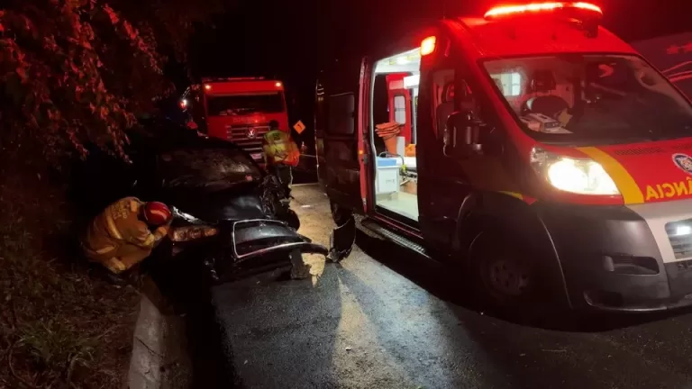 Grave acidente na BR-277 deixa seis pessoas feridas em Laranjeiras do Sul