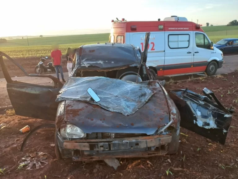Homem morre e três pessoas ficam feridas em grave acidente em Guaíra