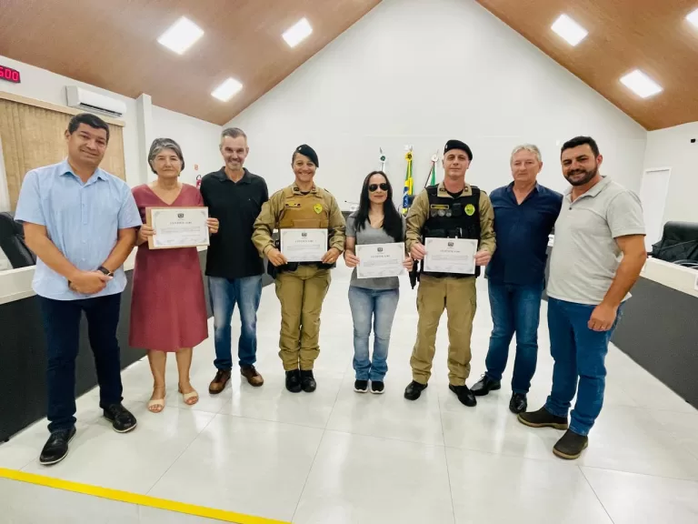 Câmara de Vereadores realiza menção honrosa à Patrulha Escolar e ao Proerd
