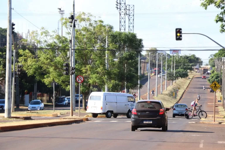 Prefeitura de Marechal Rondon alerta sobre problema no semáforo da Avenida Irio Welp