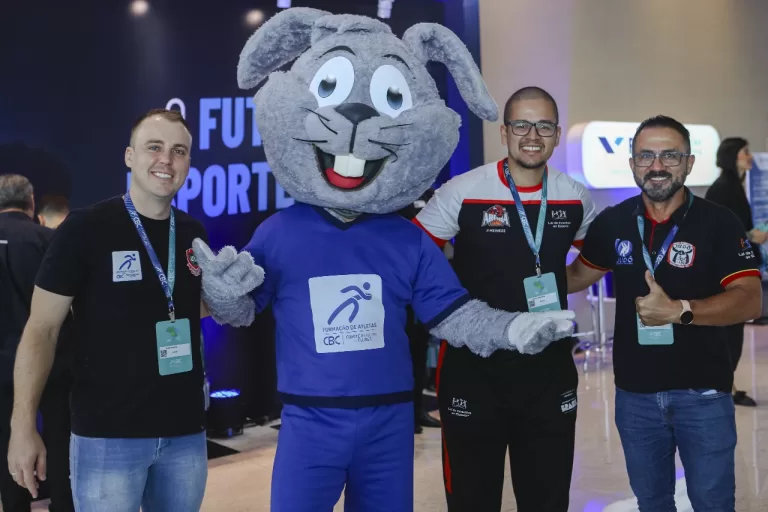 Profissionais de Educação Física de Marechal Rondon participam do maior evento nacional de formação esportiva