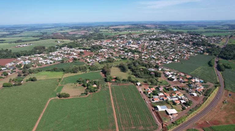 Mercedes promove lançamento de documentário, livro e homenagens históricas nesta segunda-feira