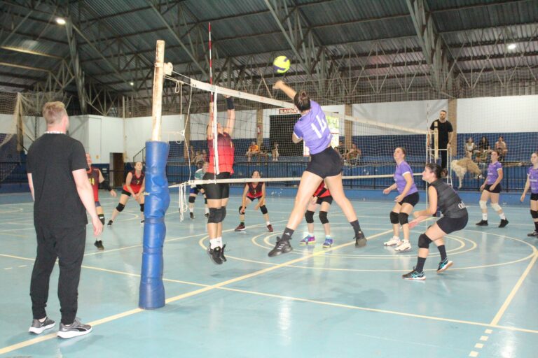 Troféu Harraldo Altmann segue nesta terça-feira com duas partidas; veja os resultados