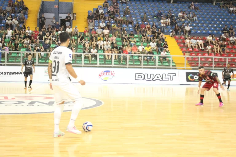 Com gol de Obina, Esporte Futuro supera Operário e soma primeiros pontos na Série Ouro