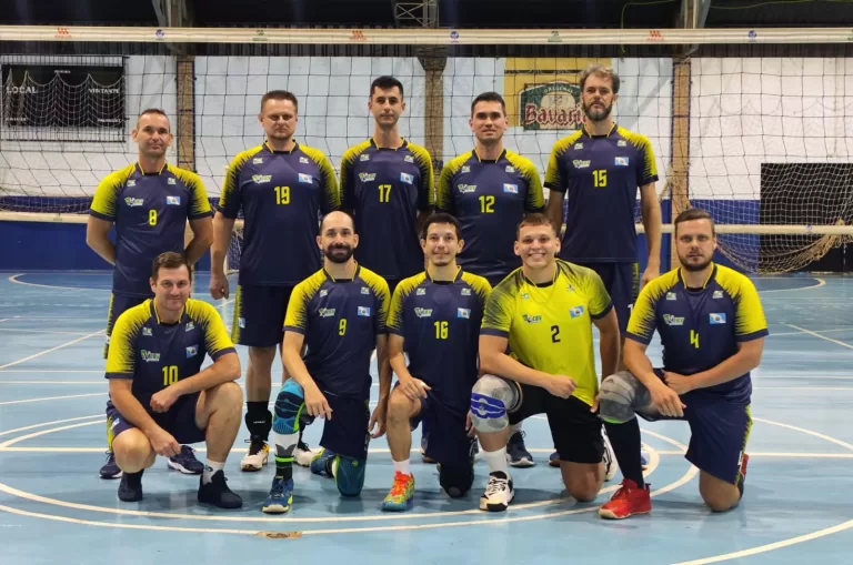 Duck Quakes e Martin Luther vencem duelos apertados no Municipal de Voleibol