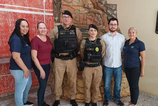 Conselho Tutelar recebe visita da Patrulha Escolar para alinhar ações de proteção aos direitos da crianças e adolescentes