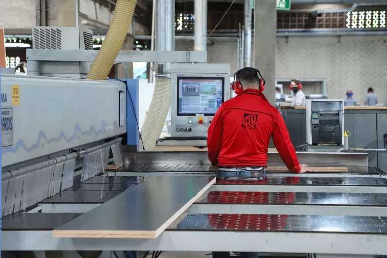 Melhor resultado em quatro anos: Paraná gerou 39.176 vagas de emprego em fevereiro