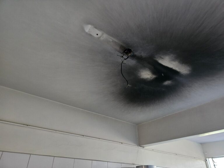 Princípio de incêndio suspende aulas em escola de Toledo