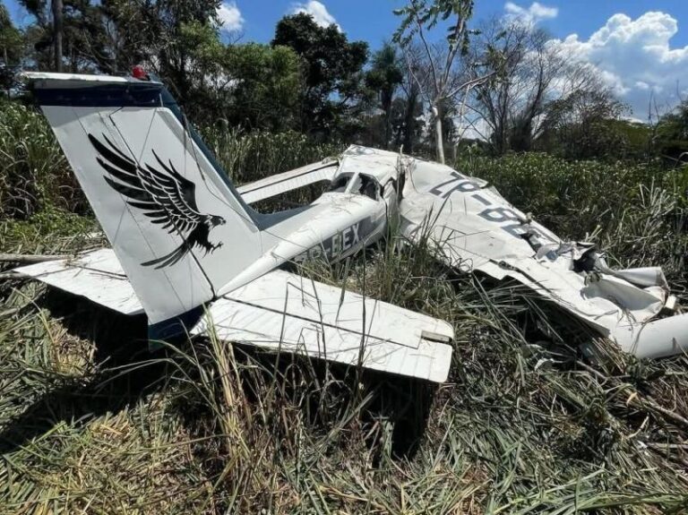 Avião desgovernado sofre acidente em Salto del Guairá